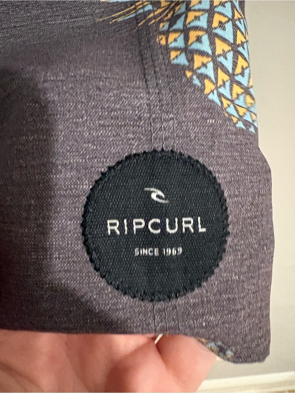 Rip Curl Men’s 36 Pineapple Board Shorts Gray Swim Trunks Surf Beach - Picture 2 of 6